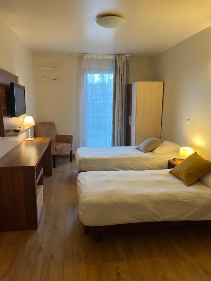 Villa Val Senart 1Ere Avenue Quincy-sous-Senart Ngoại thất bức ảnh